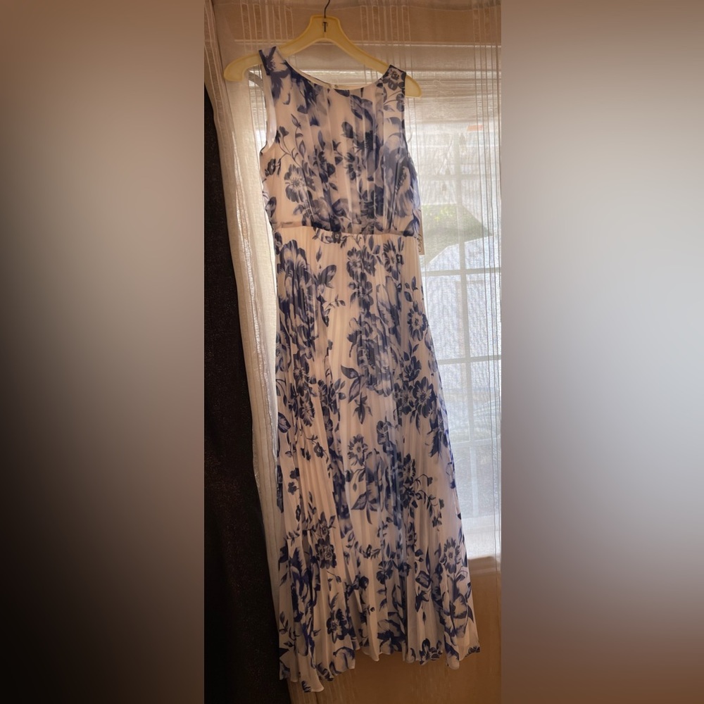 Nordstrom Size 6 white and blue floral maxi gown